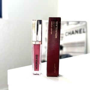 Hourglass Velvet Story Lip Cream Pure